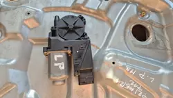 Elevador elétrico dianteiro esquerdo Nissan Primera P12
