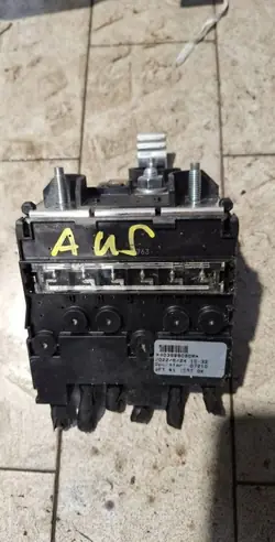 OEM 403888090R Virranjakaja Sulake Renault Austral
