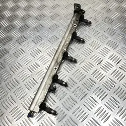 Polttoaineputki 2.5T V70 III XC70 III S80 II C30 V50 S40 II C70 II