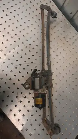 Etupenkin mekanismi RENAULT MASTER III 53556502