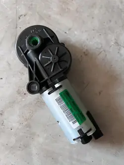 Hyundai Tucson III Höger Sätmotor OEM 88684-C1000