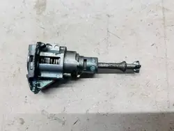 OEM OYT26128 Cerradura Puerta - Izquierda Delantera