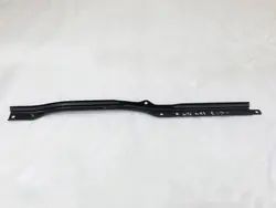 Jäähdyttimen kiinnike Mazda OE D09H-53175