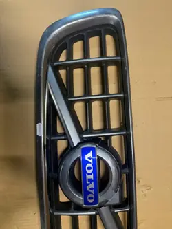 Grille Volvo V70 2007-2012 OEM 070320 Occasion