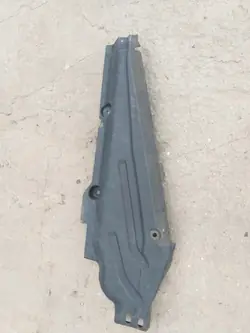 Mercedes W164 Höger Underkroppssköld OEM 1646190438