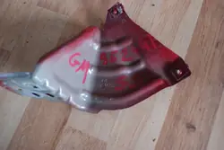 Voorste spatbordbeugel links OEM 95244755 - Opel Mokka
