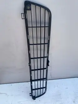 Frontmittelstoßstangegrill Toyota Hilux