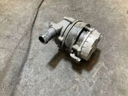 Moteur de circulation d'eau Volvo TPA1741532 - Occasion
