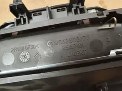 Aschenbecher OEM 9653150777 für Citroën C5 III 2.7L Diesel