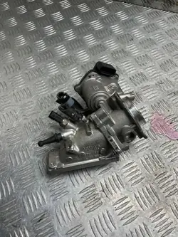 Audi insugsgrenrör OEM 04L128637E - Begagnad