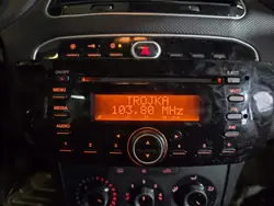 Radio Fiat Punto Evo OEM 7355539210 - Occasion