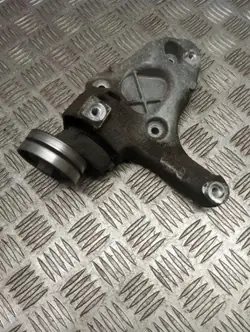 VW TOURAN Hihnapingotin OEM 1K0260885B Käytetty