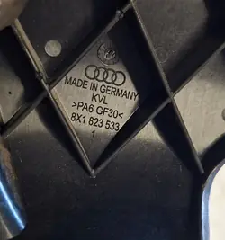 Poignée d'ouverture capot Audi A1 8X OEM 8X1823533