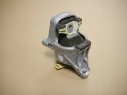 AUDI A4 A5 8W Moottorin Kiinnitys Oikea 8W0199372CT