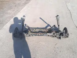 Viga suspensión trasera OEM Wrakowisko-18689-