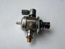 Polttoainepumppu AUDI A3 8V 1.8 TFSI 06K127025A