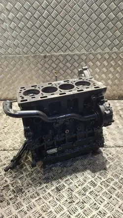 Motorblock med Kolvar och Veivaxel G9TE703