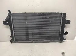 OPEL ASTRA H 04- 1.9DTL Radiateur d'eau 13143570