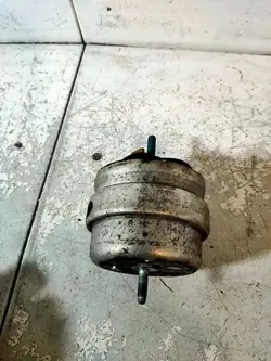 Audi Motorlager 8E0199379AD