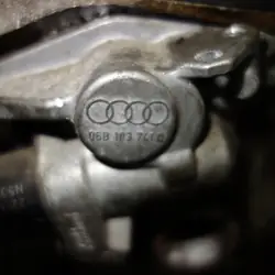 Audi Nokka-akselin Säädin OEM 06B103741D - Käytetty