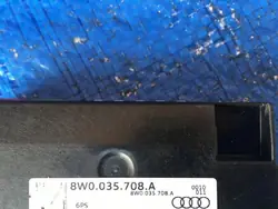 Audi Q5 USB-portti OEM 8W0035708A - Käytetty
