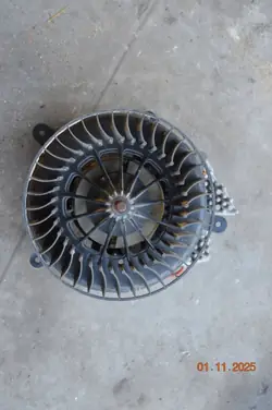 MERCEDES CLK W208 Ventilador de aquecimento 2028207310