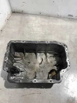 Mercedes-öljypohja OEM A6510140603 Sprinter 2.2 CDI:lle