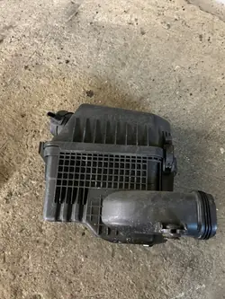 KIA CARENS IV Luftfiltergehäuse OEM 28110-A4200