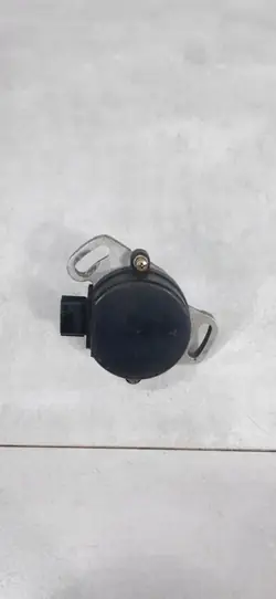 Nockenwellensensor OEM 33100-77E1 für Suzuki Grand Vitara
