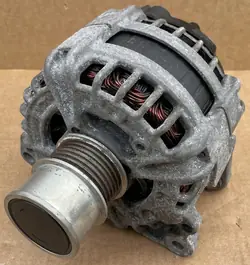 Vaihtovirtageneraattori VW Skoda Audi 180A