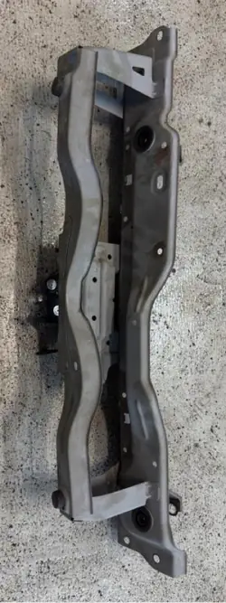 Renfort de pare-chocs avant OEM NI612300 pour Nissan NV200