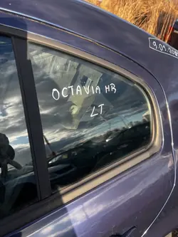 Vidro Triangular Porta Traseira Esquerda OEM Skoda Octavia I