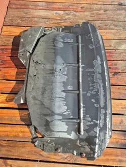 Escudo inferior motor dianteiro BMW 5 E39 OEM 8159980