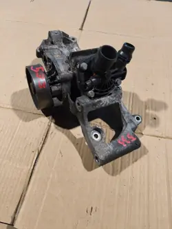 Pompe à eau thermostat BMW MINI 2.0 B46 OEM 6118950
