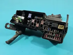 Boîte à fusibles Toyota OEM IMPRK1544974 pour Aygo II