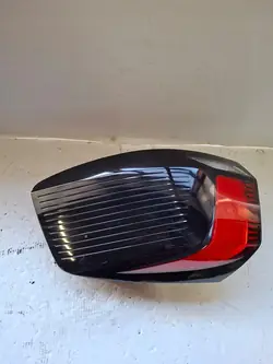 Luz Trasera Derecha Peugeot 5008 II 9811028180