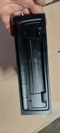 OEM 8T2035652F SD-Kartenleser für Audi MMI Navigation