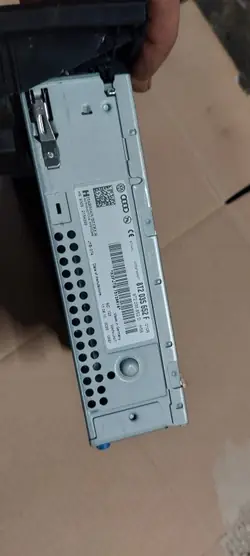 OEM 8T2035652F SD-kortinlukija Audi MMI navigaatioon