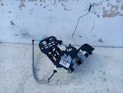 Framhöger dörrlås 4PIN Mercedes GLA X156