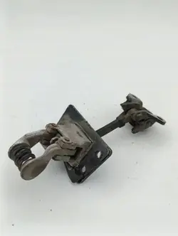 VW T5 taka oikea ovenpysäytin OEM 7H0827794D
