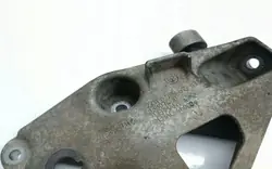 BMW moottorin tuki OEM 6788615 vasen puoli F31 3.0L