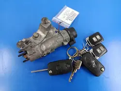 AUDI A2 8Z Sytytyskytkin 2 avaimella