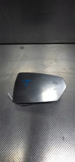 Audi A1 82A Oikea Etupeilin Sisennys OEM 2G0857522E