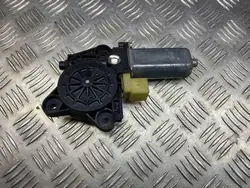 Mercedes-Benz takaoikean oven ikkunamoottori OEM A2038203042