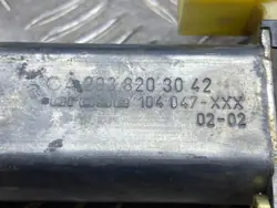 Mercedes-Benz takaoikean oven ikkunamoottori OEM A2038203042