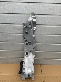 Mercedes-Benz OEM A2386400500 Kotflügelverstärkung links hinten