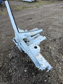 Volvo XC40 II etu neljännespaneeli oikea OEM 614 17r.