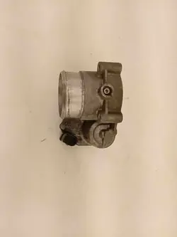 Papillon de moteur Audi A6 C6 2.0 TFSI 06F133062E