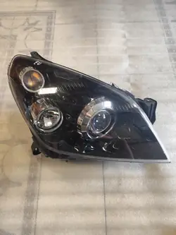 Faros derecho Opel Astra H Xenon GM 1EL008700-32