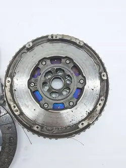 Nissan Juke II F16 Embrayage Double Masse 302106552R